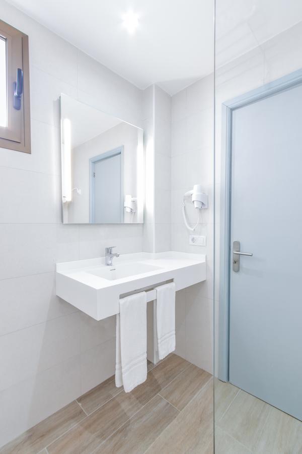 Apartamentos Lago Colonia de Sant Jordi Esterno foto
