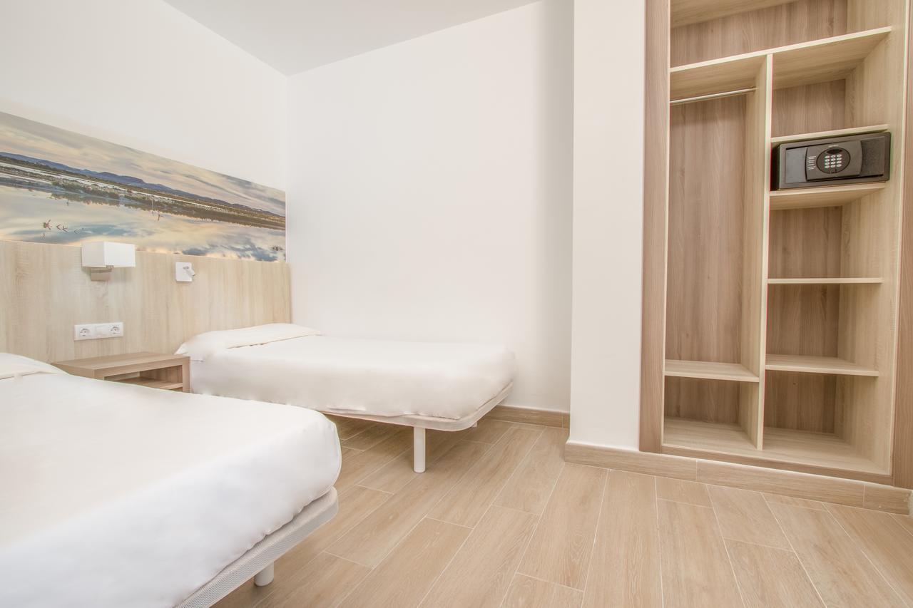 Apartamentos Lago Colonia de Sant Jordi Esterno foto