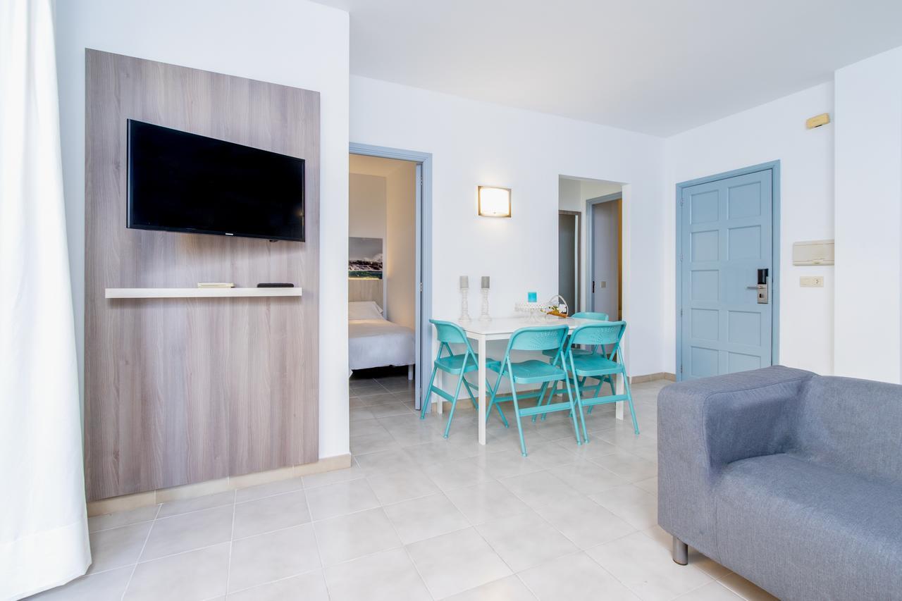 Apartamentos Lago Colonia de Sant Jordi Esterno foto