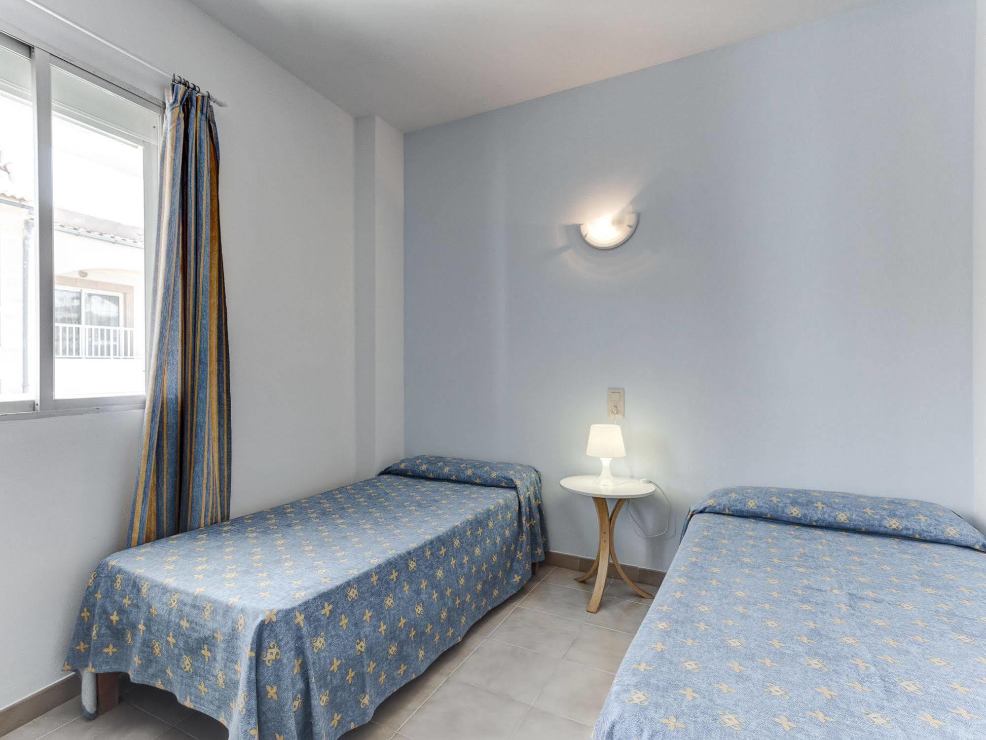 Apartamentos Lago Colonia de Sant Jordi Esterno foto