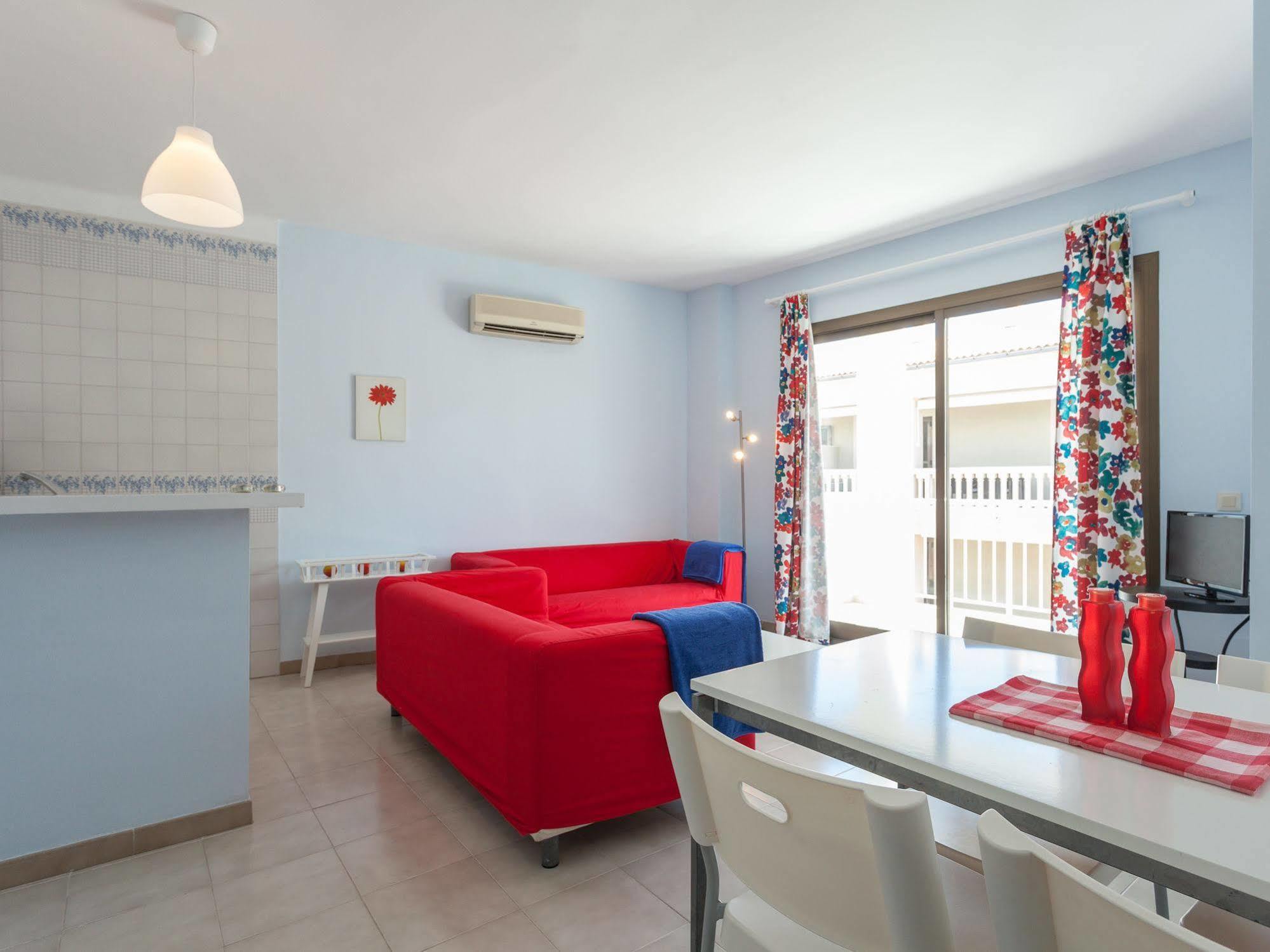 Apartamentos Lago Colonia de Sant Jordi Esterno foto